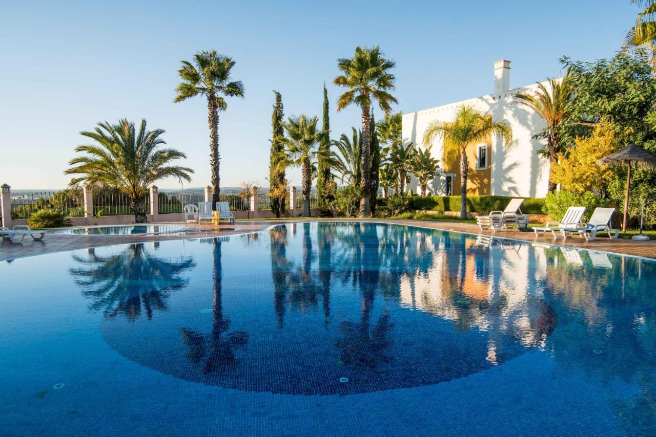Portimao Elegant House With Pool By Homing Villa Bagian luar foto